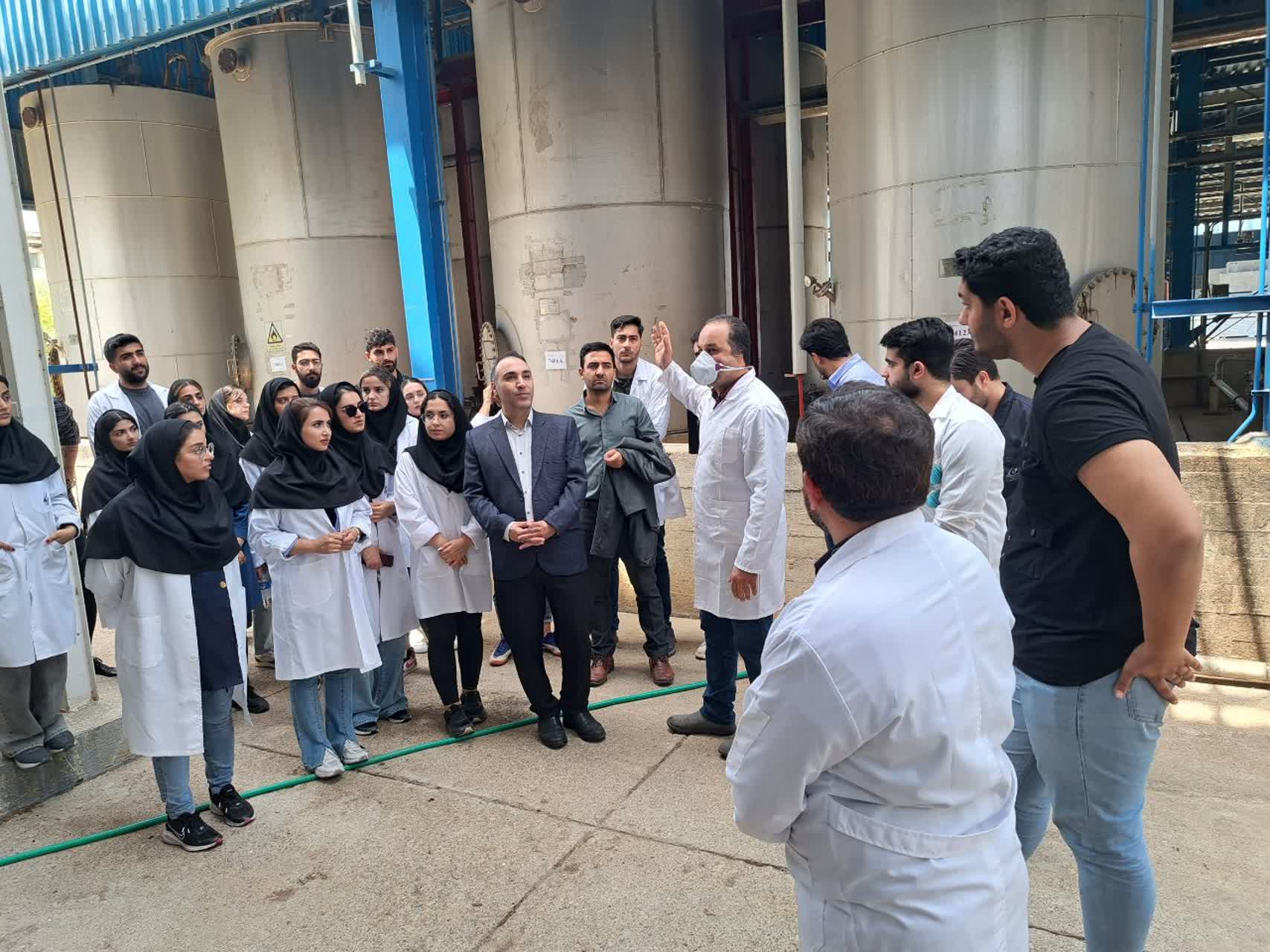 بازدید علمی دانشجویان دانشکده مهندسی فناوری های نوین از شرکت آنتی‌بیوتیک سازی ایران مستقر در ساری